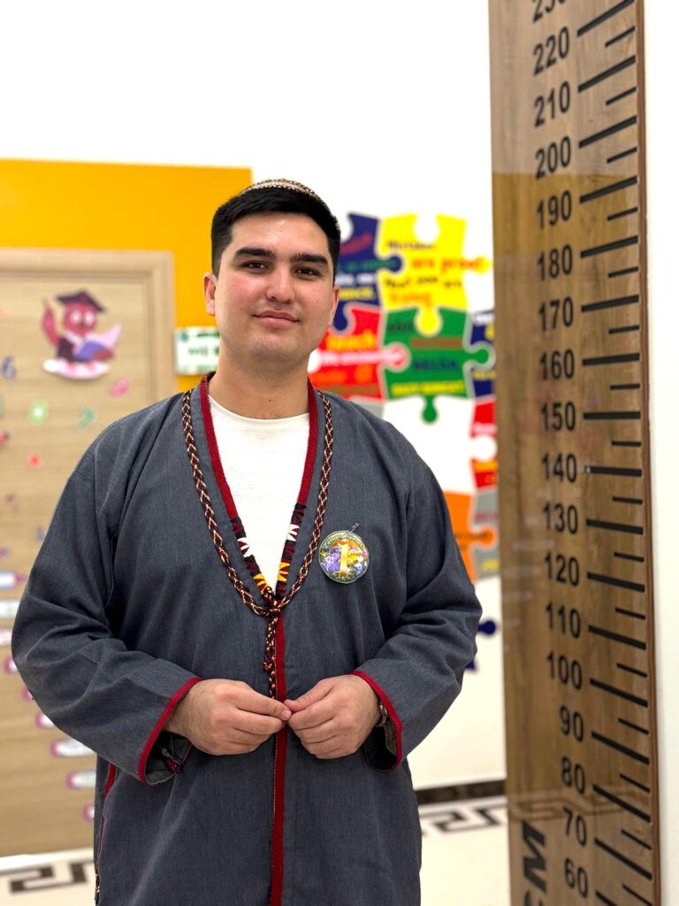 Thầy Leo giáo viên dậy online